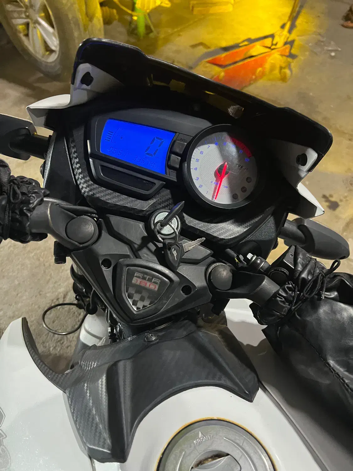 اپاچی سفید ۱۸۰ کم کارکرد مدل۹۵|موتورسیکلت|تهران, شهرک استقلال|دیوار