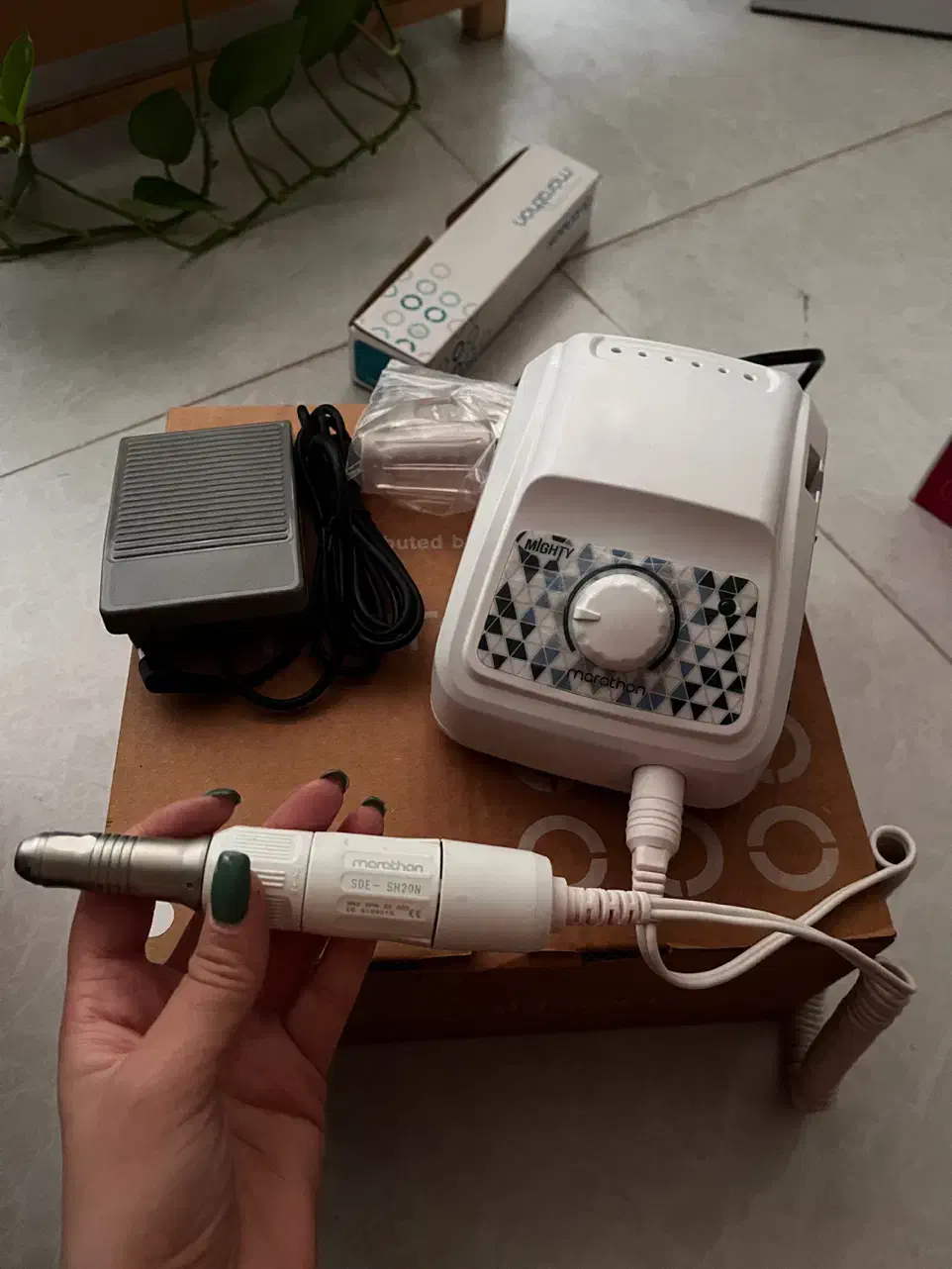 سوهان برقی و دستگاه یو وی|آرایشی، بهداشتی، درمانی|شیراز, ابیوردی|دیوار