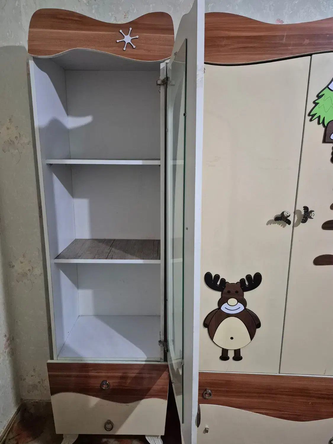 کمد کودت ویترین کودک|اسباب و اثاث بچه|تالش, هشتپر|دیوار