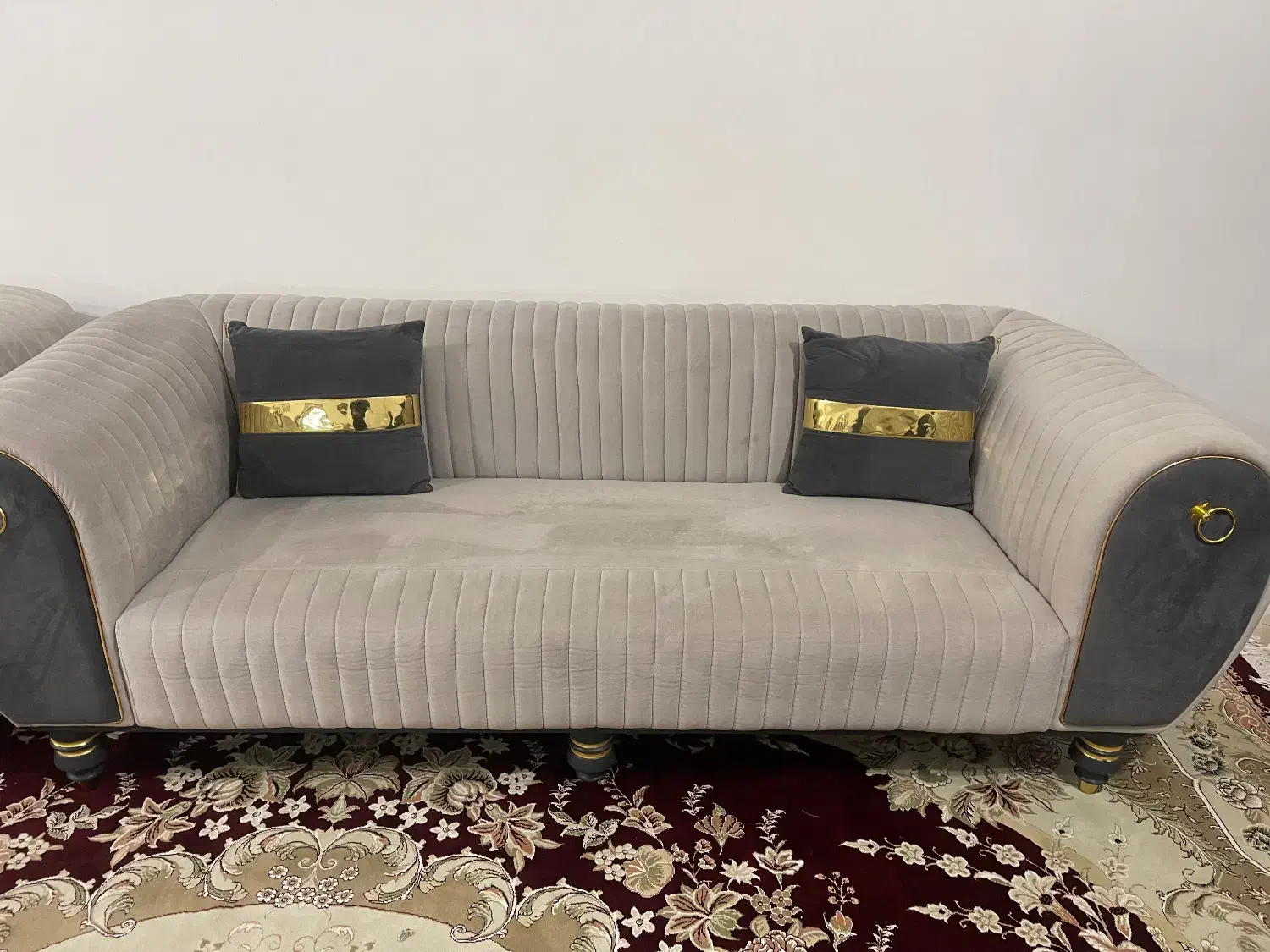 مبل هفت نفره|مبلمان خانگی و میز عسلی|رشت, باهنر|دیوار