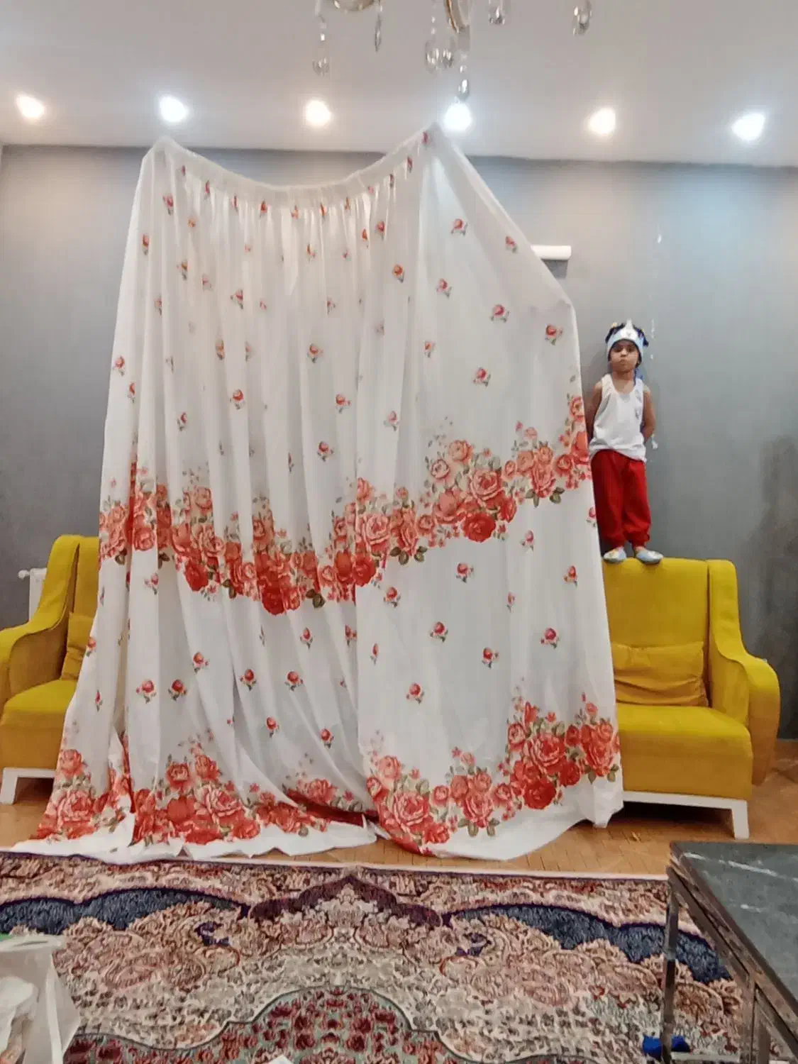 پرده|پرده، رانر، رومیزی|گلبهار, شهر جدید گلبهار|دیوار