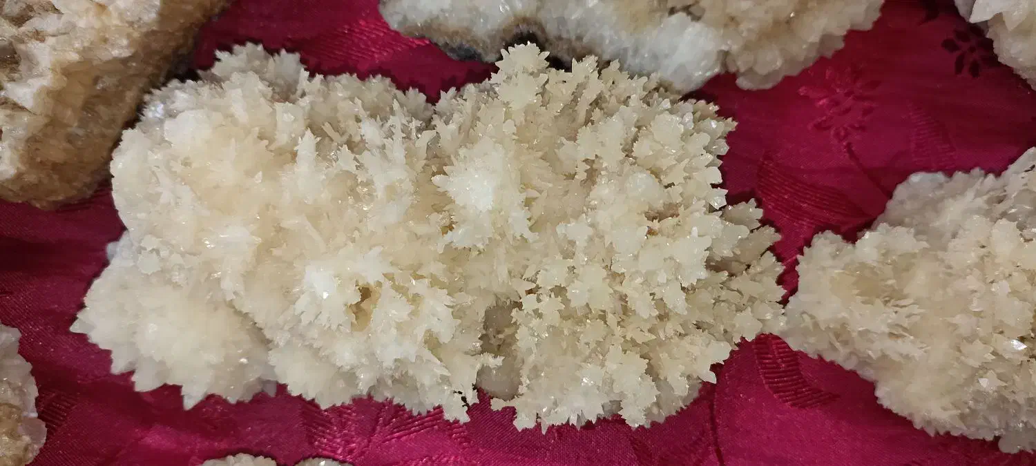 سنگ کلسیت  کلکسیونی|کلکسیون اشیاء عتیقه|تخت سلیمان, |دیوار