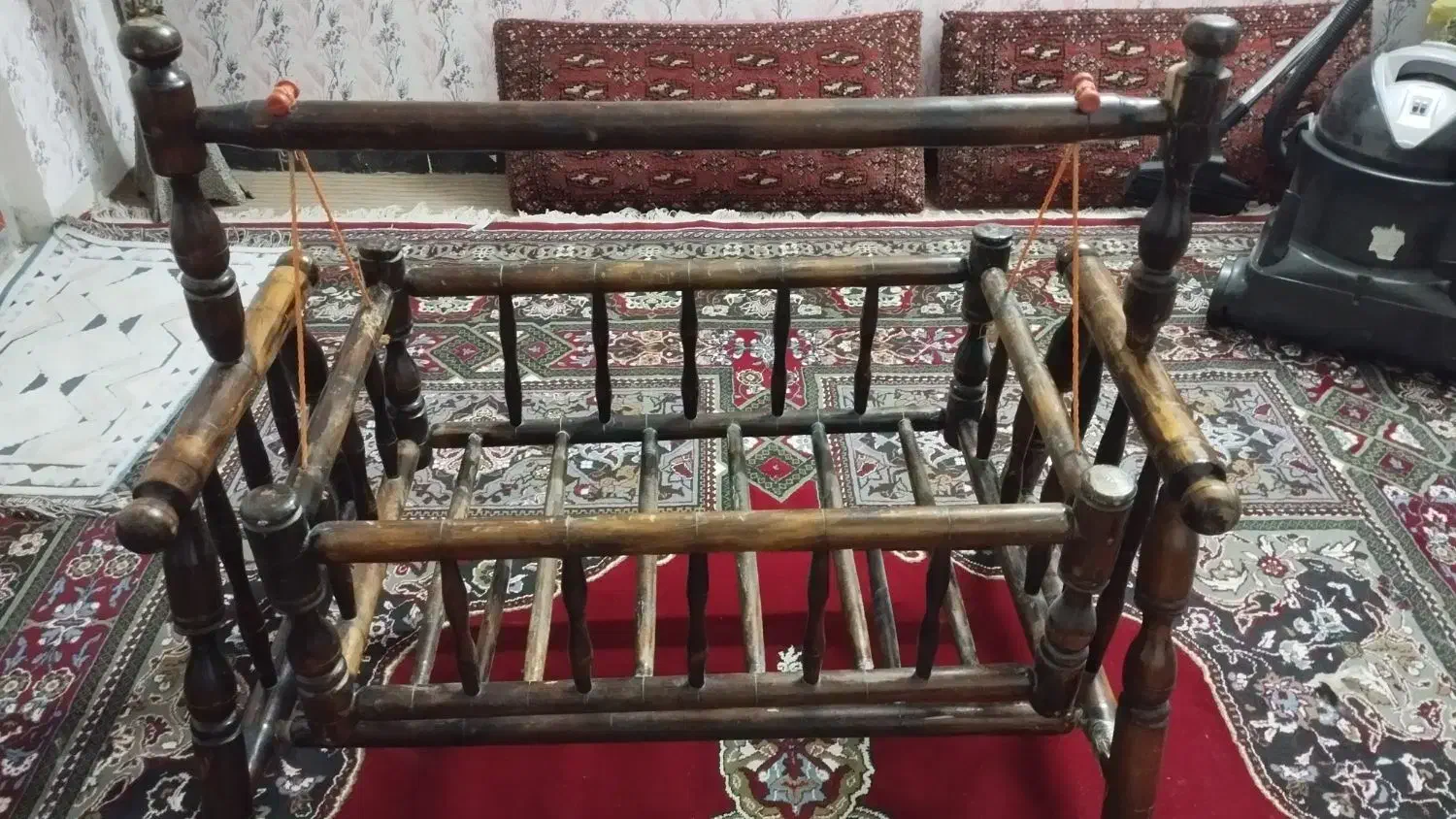 گهواره چوبی نوزاد|اسباب و اثاث بچه|زابل, |دیوار