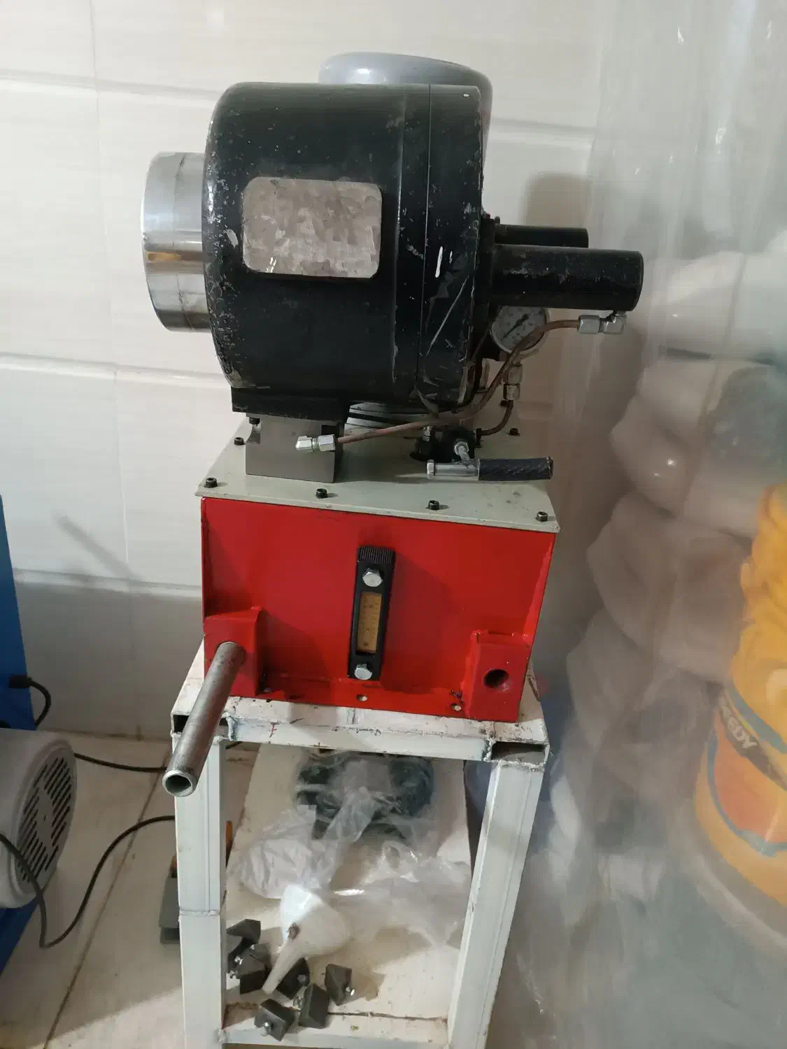 دستگاه پرس هیدرولیک|ماشین‌آلات صنعتی|مرودشت, مختارآباد|دیوار