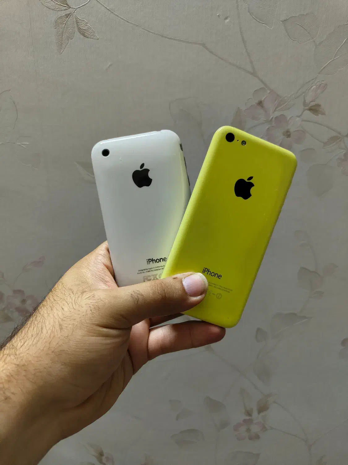 آیفون 3gs و آیفون 5c استثنایی عتینه کلکسیونی|موبایل|تبریز, |دیوار