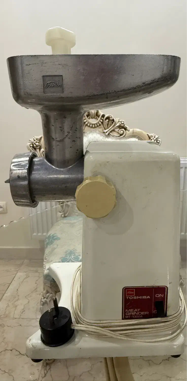 چرخ گوشت ایرانی برند توشیبا قدیمی ۱۰۰۰ وات|سایر لوازم برقی|تهران, تهراننو|دیوار