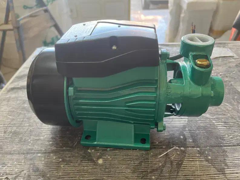 پمپ آب نیم اسب یاقوت qb60 - پرقدرت و کم‌صدا|مصالح و تجهیزات ساختمان|کرمان, |دیوار