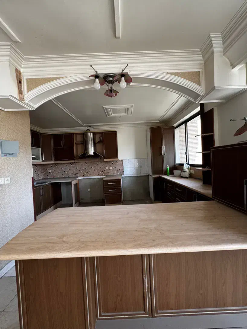 آپارتمان ۲طرف نور ۱۸۰ متر ۳ خواب خ اردیبهشت|فروش آپارتمان|اصفهان, خلجا|دیوار