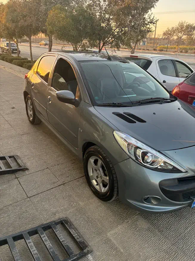 ۲۰۷ اتوماتیک مدل ۹۶|خودرو سواری و وانت|اصفهان, مارچین|دیوار