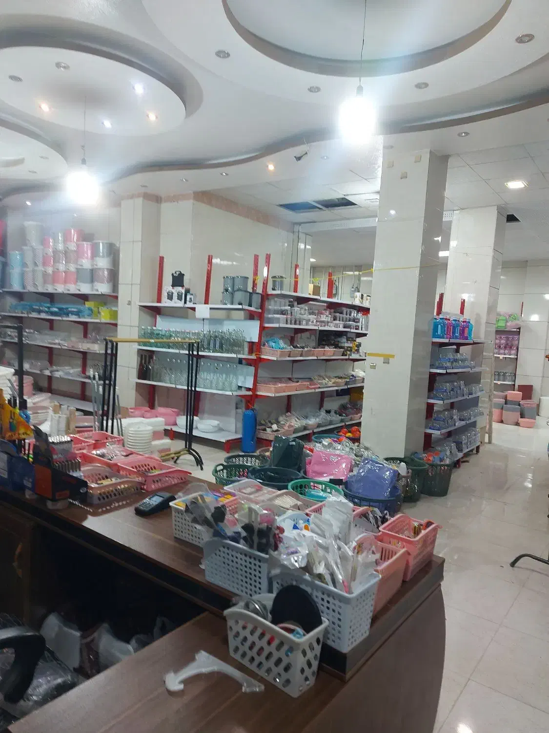 اجاره مغازه خیابان امیر کبیر بروجن|اجارهٔ مغازه و غرفه|بروجن, |دیوار