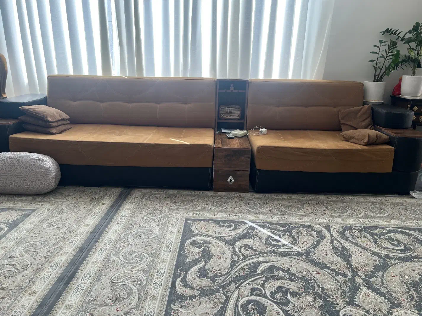 مبلمان|مبلمان خانگی و میز عسلی|شیراز, فرهنگ شهر|دیوار