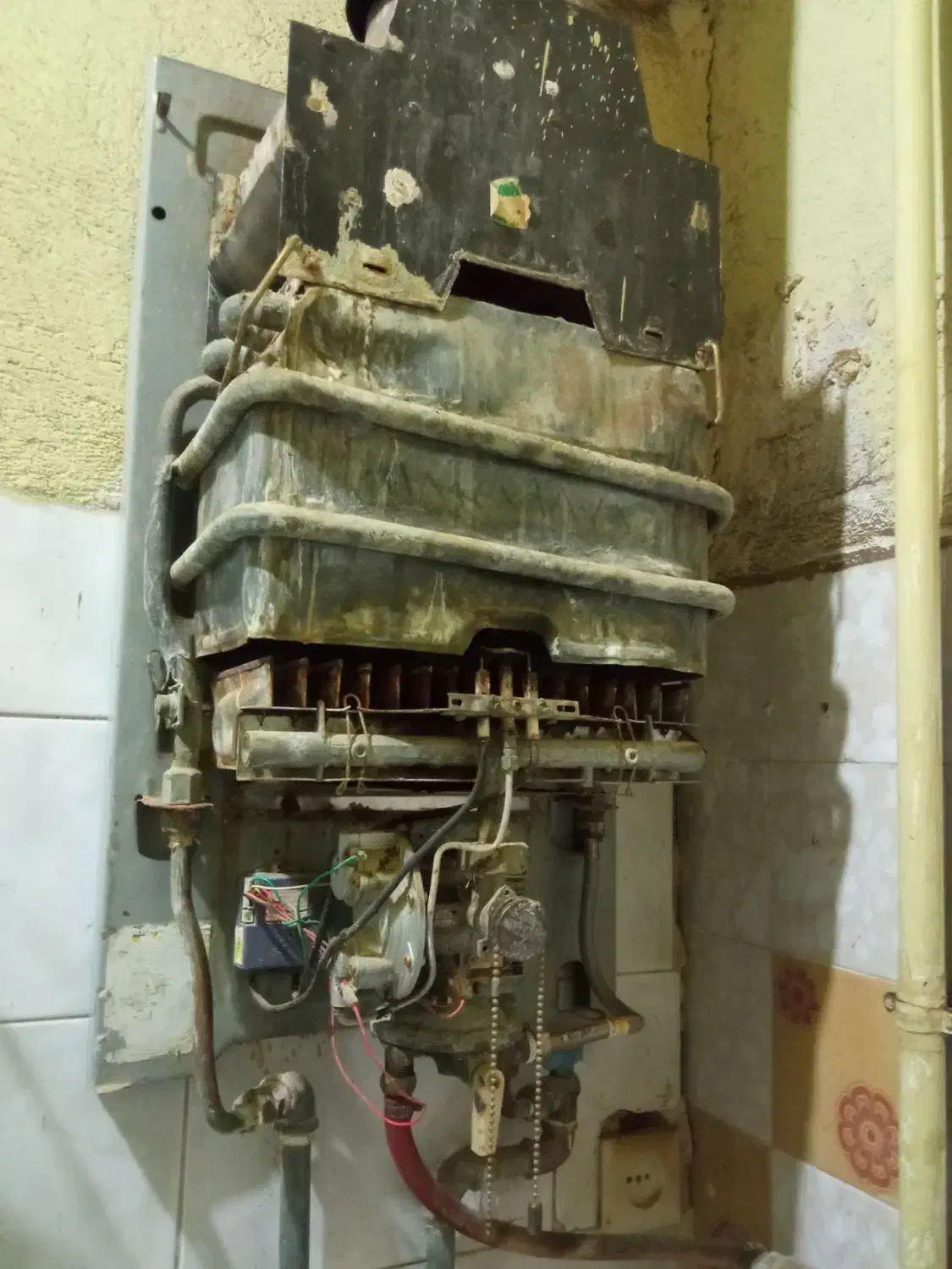 تعمیرات سیار ابگرمکن|خدمات پیشه و مهارت|چرداول, |دیوار