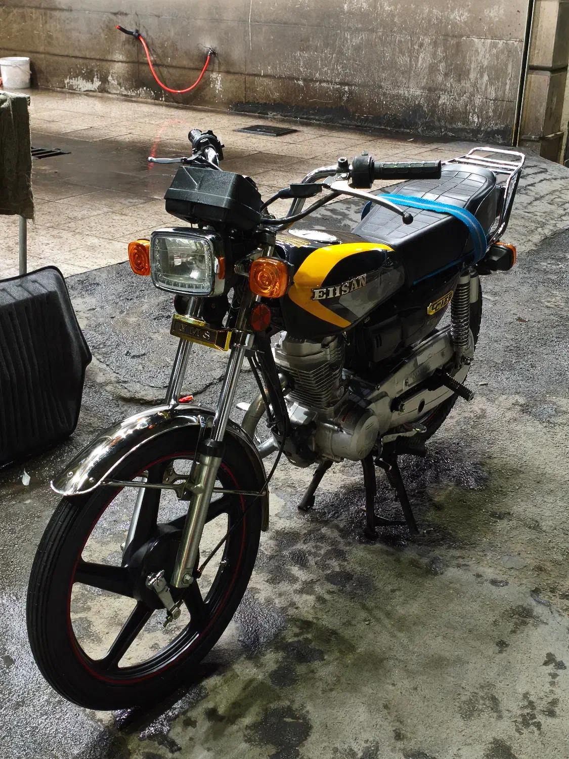 فروشی مدل 1402 a1|موتورسیکلت|اراک, |دیوار