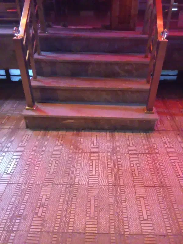 کاشی کاری نمای ساختمان رنگ و سیمان کاری|خدمات پیشه و مهارت|ارومیه, |دیوار