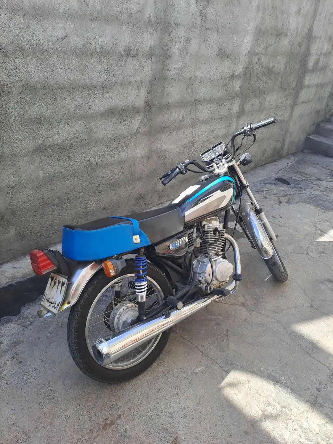 موتور تخت ۱۲۵ مدارک دار پلاک قدیم|موتورسیکلت|شاهین دژ, |دیوار