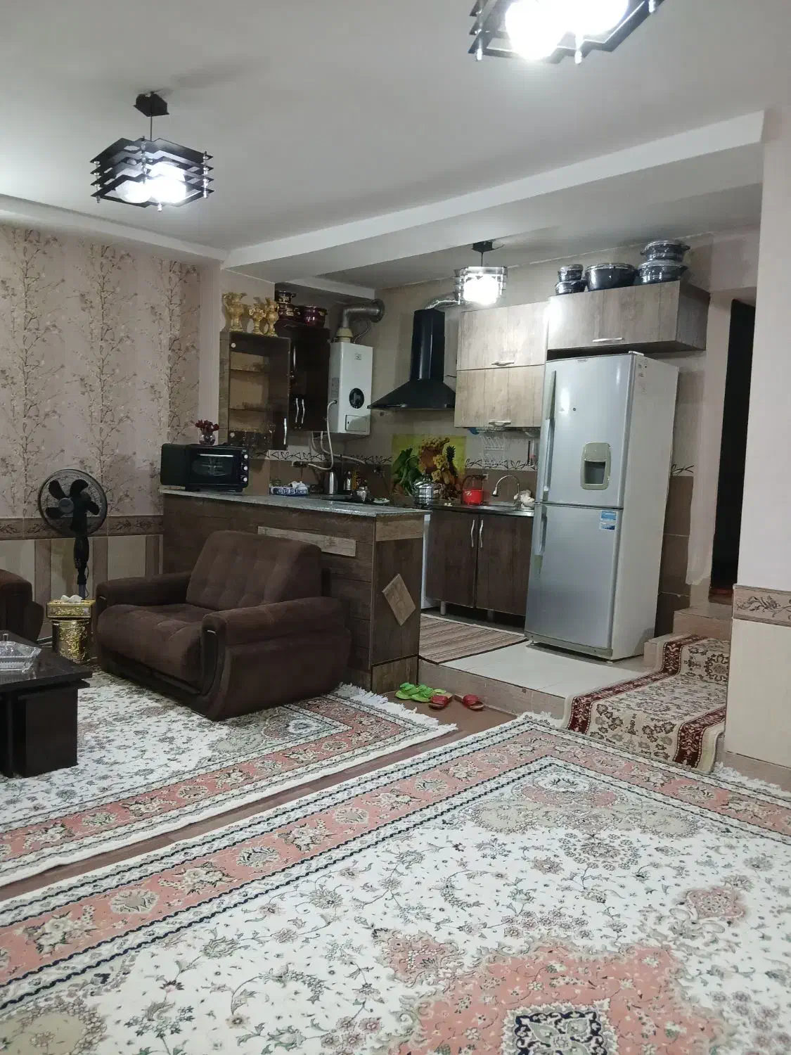 منزل مبله با لوازم و امکانات کامل|اجارهٔ کوتاه‌مدت آپارتمان و سوئیت|شیراز, کوشک میدان|دیوار