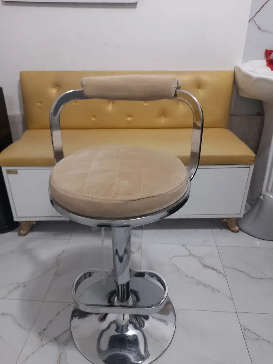 ....|صندلی و نیمکت|الیگودرز, |دیوار