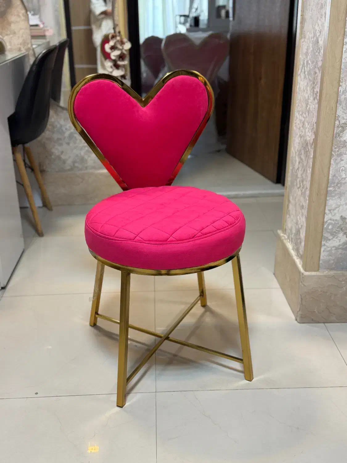 مدل قلب/ کاملا نو|صندلی و نیمکت|اردبیل, |دیوار