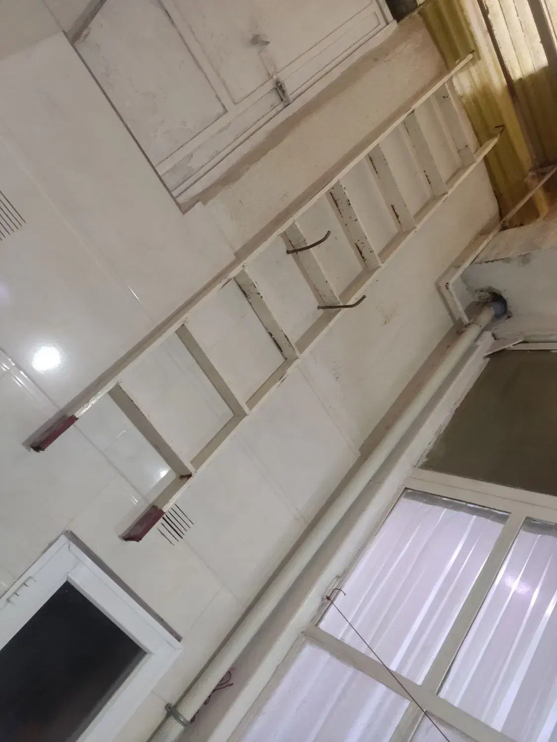 نردبان|ابزارآلات|بهارستان, |دیوار