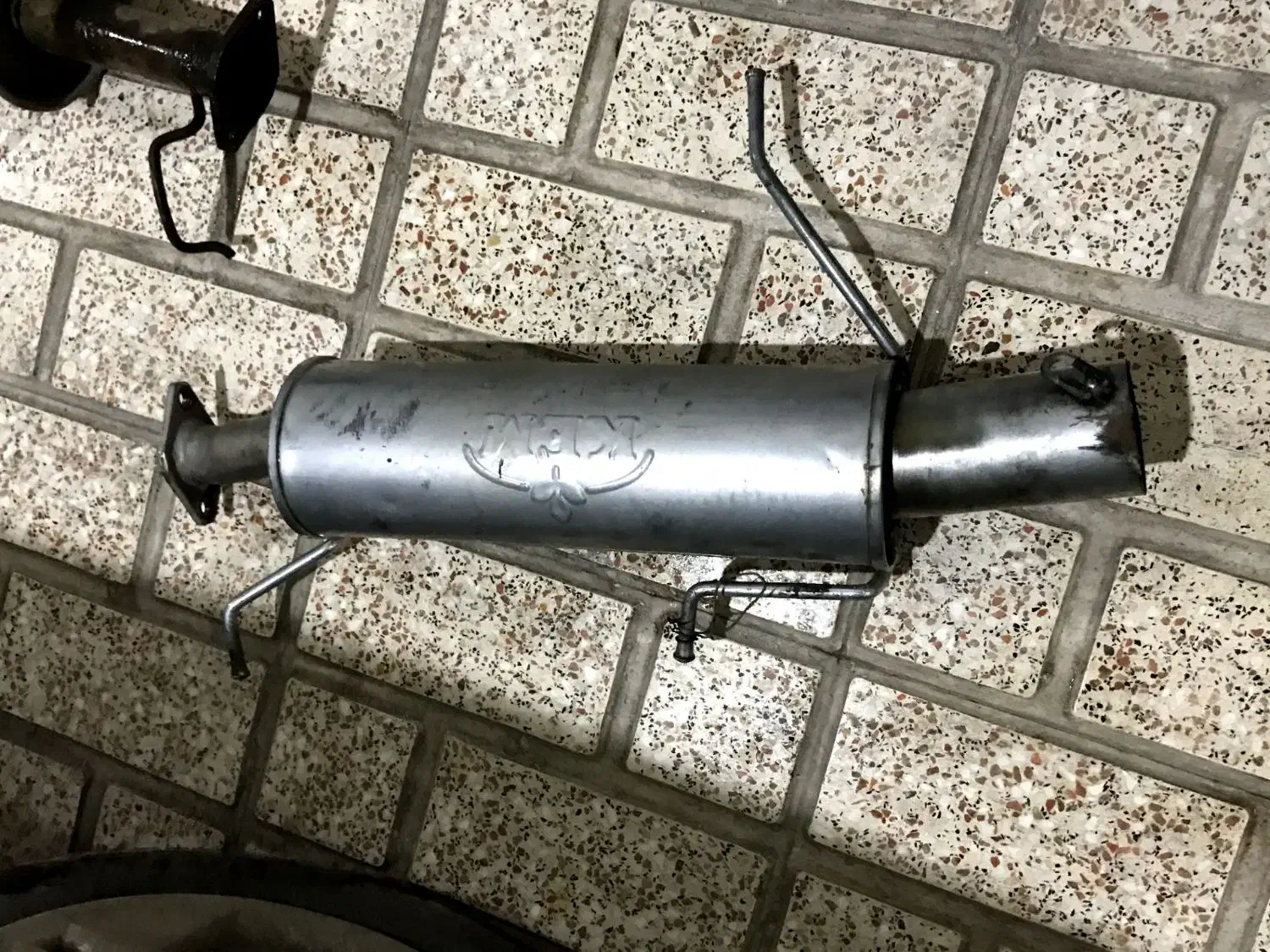 اگزوز منبع ۱۰۶ سایلنس دار|قطعات یدکی و لوازم جانبی|زنجان, |دیوار