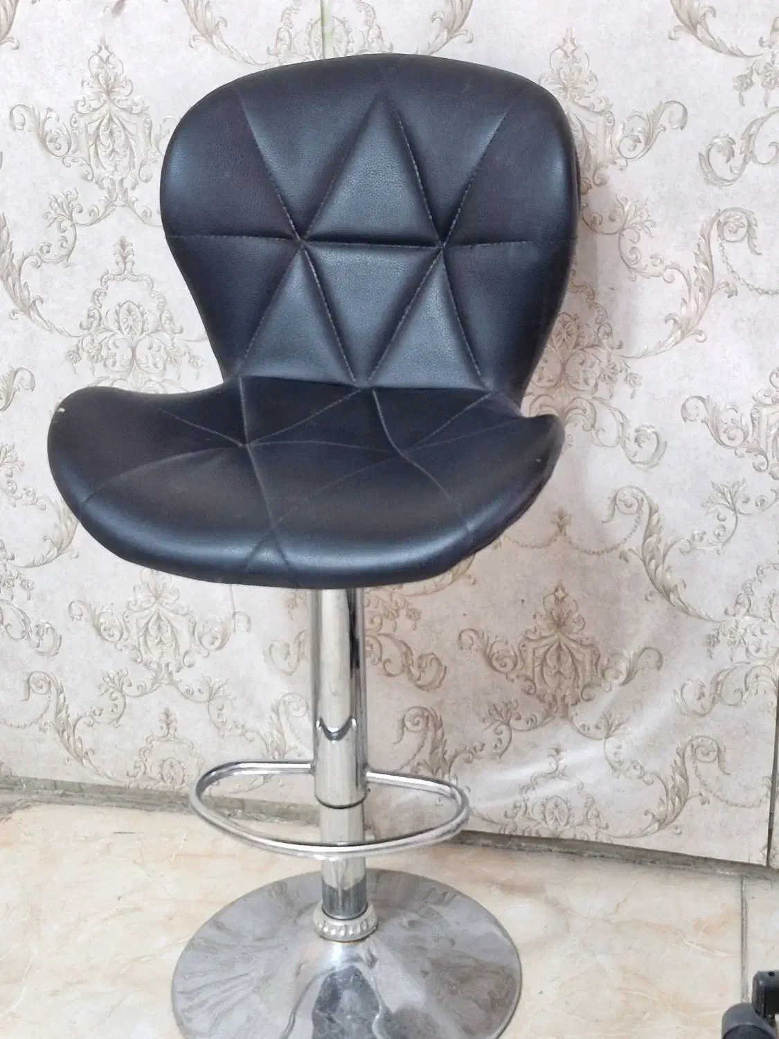 وسایل و لوازم سالن زیبایی|آرایشگاه و سالنهای زیبایی|شیراز, ریاستی|دیوار