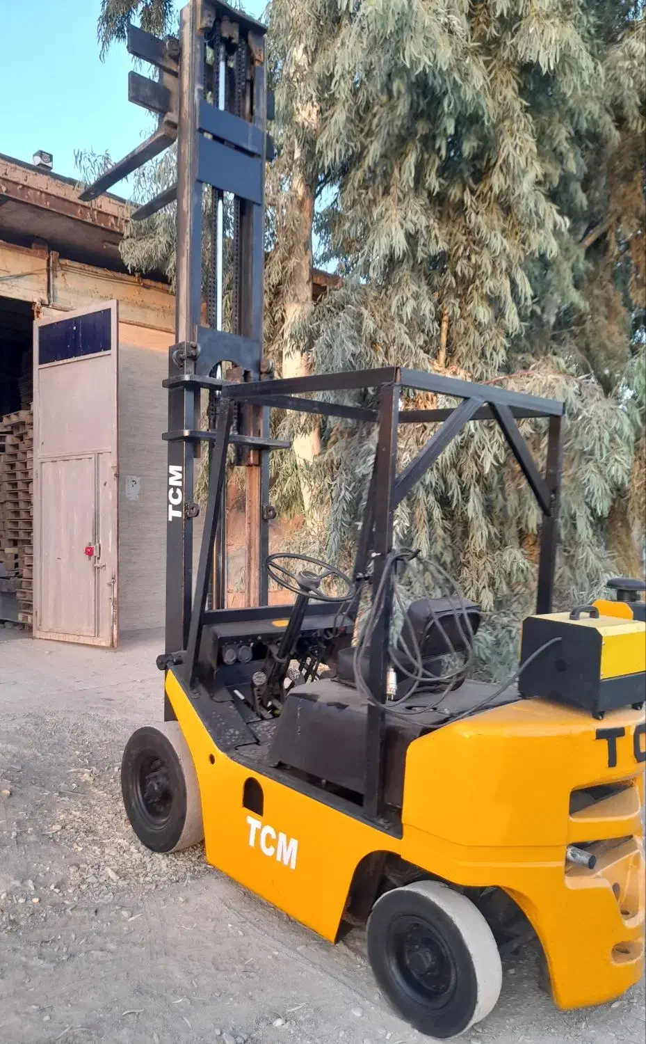 لیفتراک ۲ تن تی سی ام ژاپن موتور ایسوزو دیزل|خودرو سنگین|تهران, یافت‌آباد|دیوار