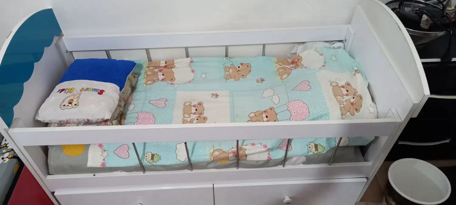 تخت خواب کشو دار گهواره ای بچه|تخت و صندلی بچه|میانه, |دیوار