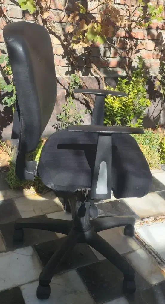 صندلی چرخ دار|صندلی و نیمکت|زاهدان, |دیوار