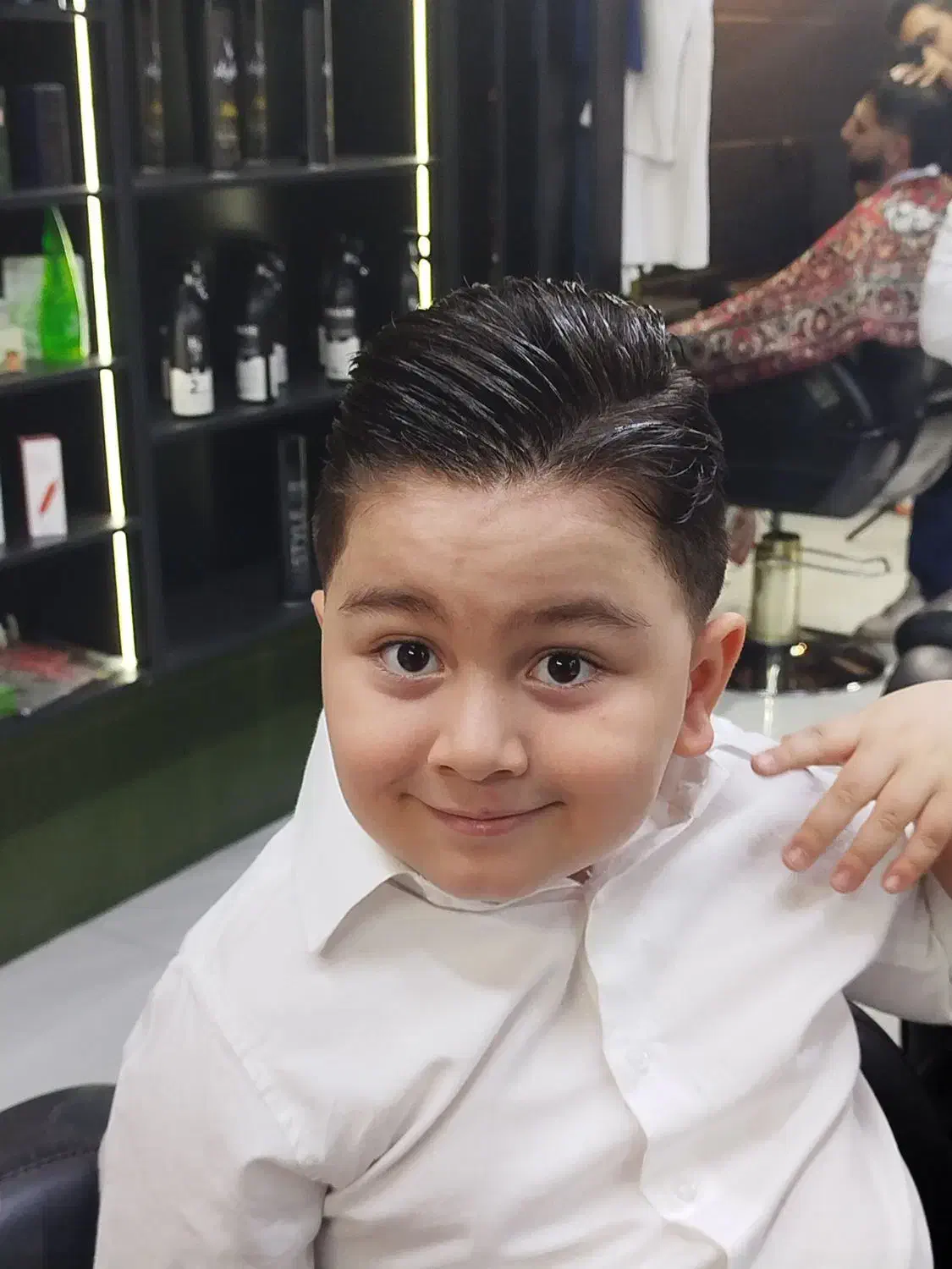 آرایشگر تخصصی کودک|خدمات آرایشگری و زیبایی|کرج, مصباح|دیوار