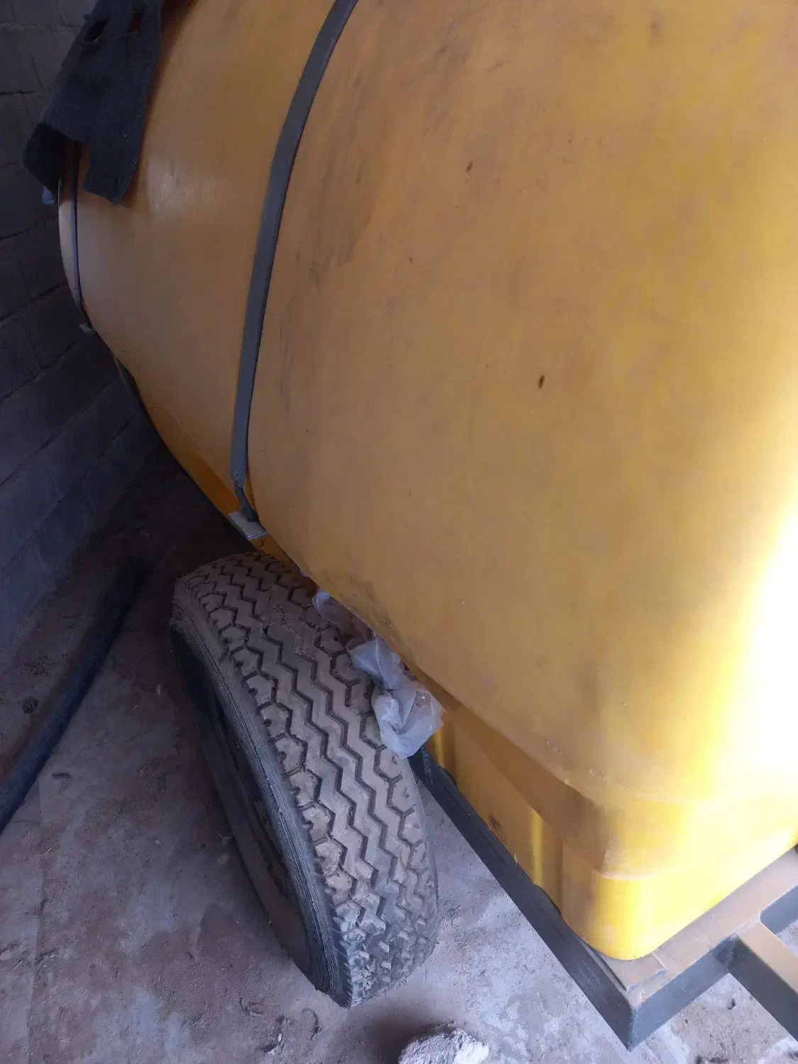 سمپاشی ۲۰۰۰ لیتری چرخدار پشت تراکتور ی|ماشینآلات صنعتی|منج, |دیوار