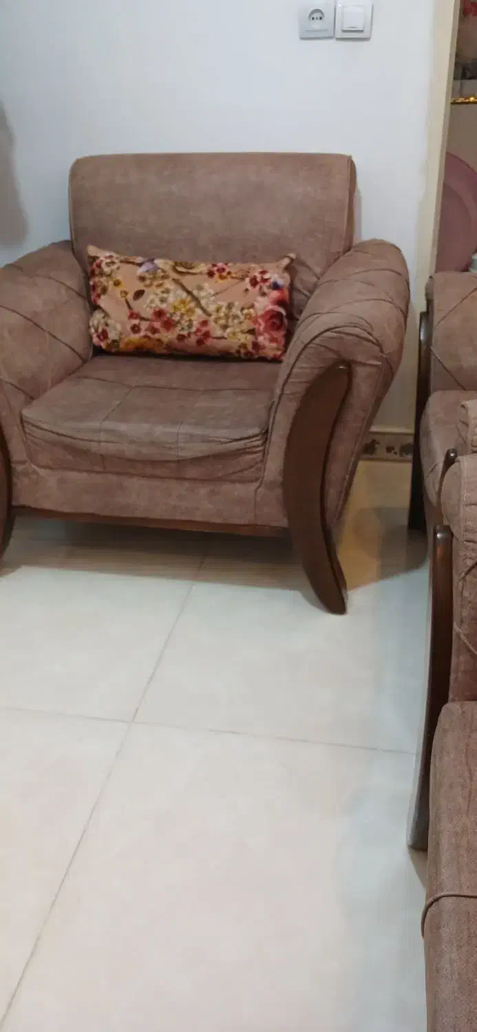 مبل7نفره|مبلمان خانگی و میز عسلی|قرچک, میرزائی جنوبی|دیوار