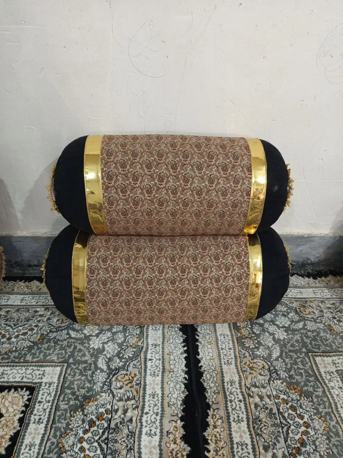 روبالشتی در حد نو|رختخواب، بالش، پتو|یاسوج, |دیوار