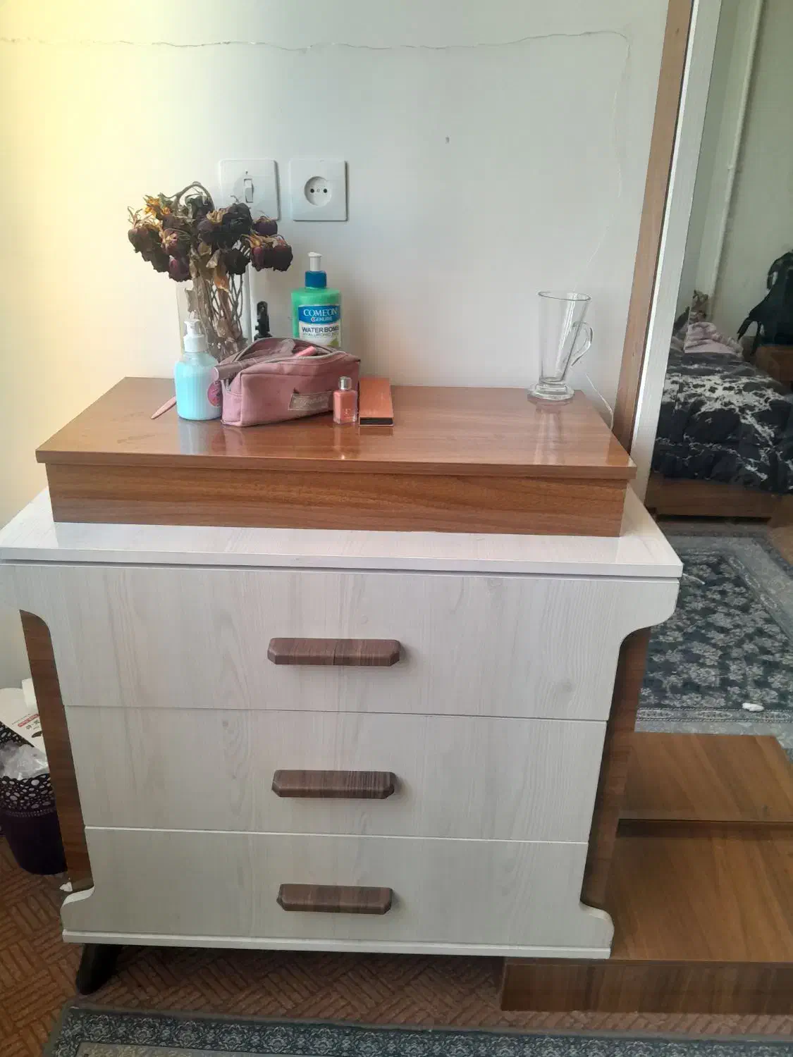 دراور و اینه قدی|تخت و سرویس خواب|اصفهان, سرچشمه|دیوار