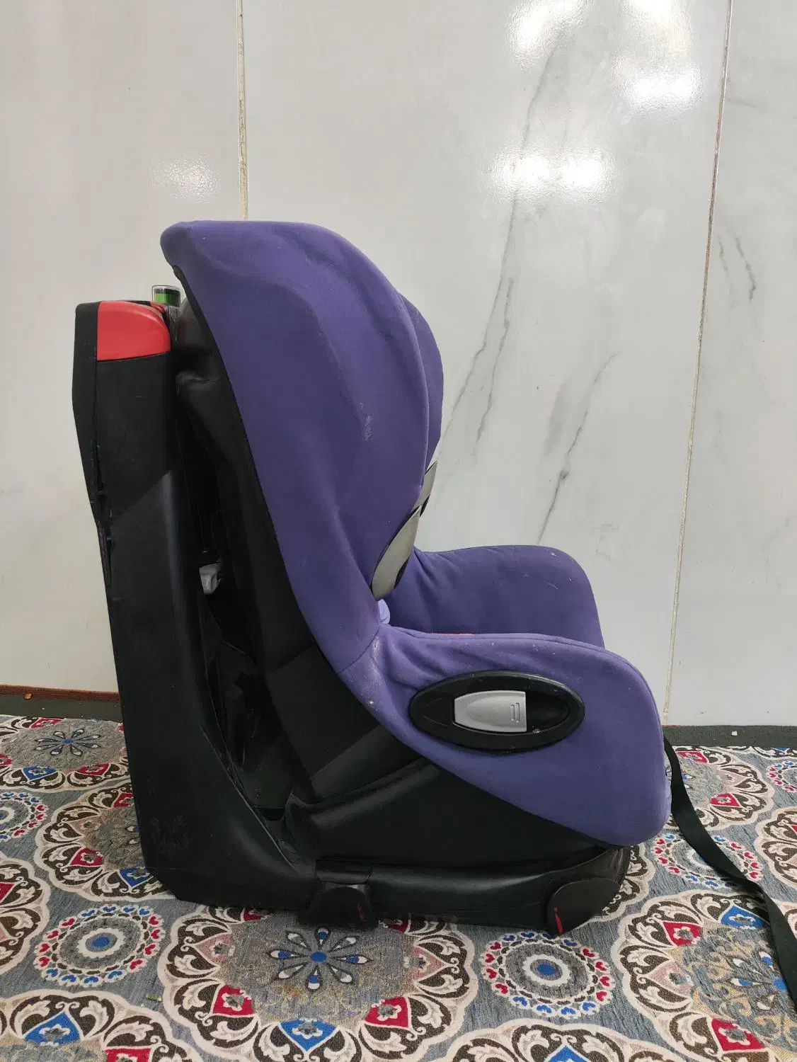 صندلی کودک کاملا سالم در حد نو|تخت و صندلی بچه|خمینیشهر, |دیوار