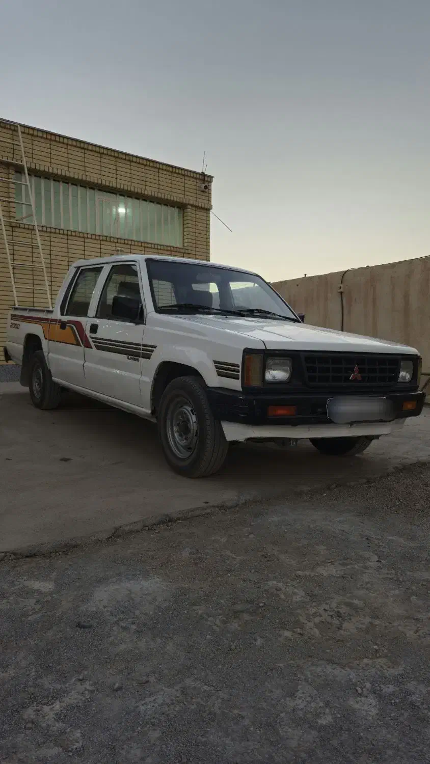 فروش میتسوبیشی پنج دنده 2000 مدل 1992|خودرو سواری و وانت|آباده, |دیوار