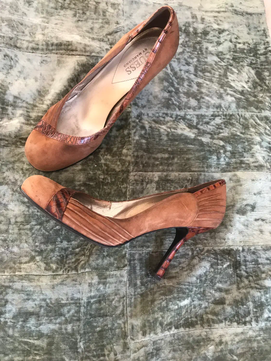 کفش مارک Guess اصل پوشیده شده|کیف، کفش، کمربند|شیراز, میرزاکوچک خان|دیوار