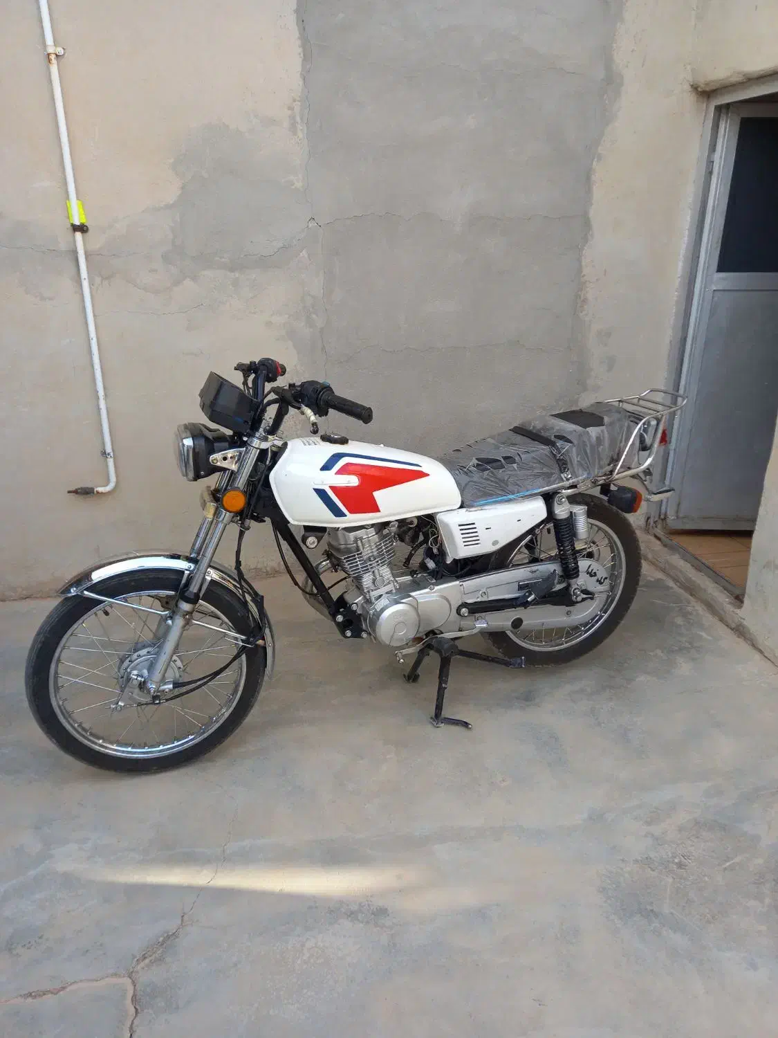 عرشیا ۱۲۵ساده صفر ۱۴۰۳ در حد خشک|موتورسیکلت|ملکشاهی, |دیوار