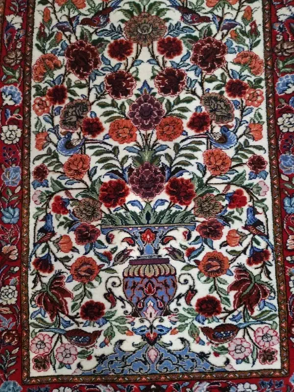 قالی دستباف (نقشه گل زنبق)|فرش|اراک, |دیوار