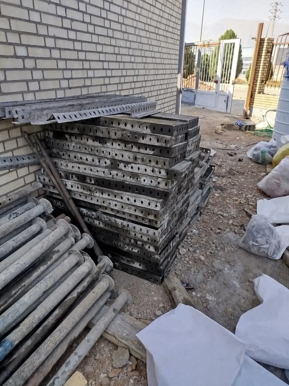 قالب|مصالح و تجهیزات ساختمان|شیراز, شهرک سعدی|دیوار