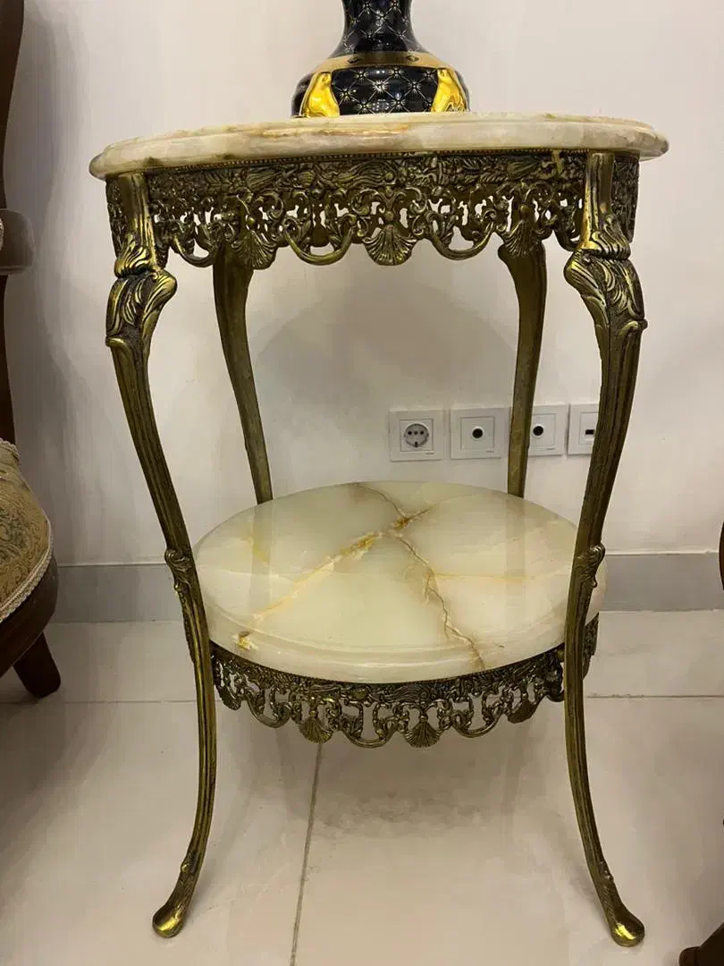 میز برنجی سالم و با دوام|میز تلفن|تهران, هفده شهریور|دیوار