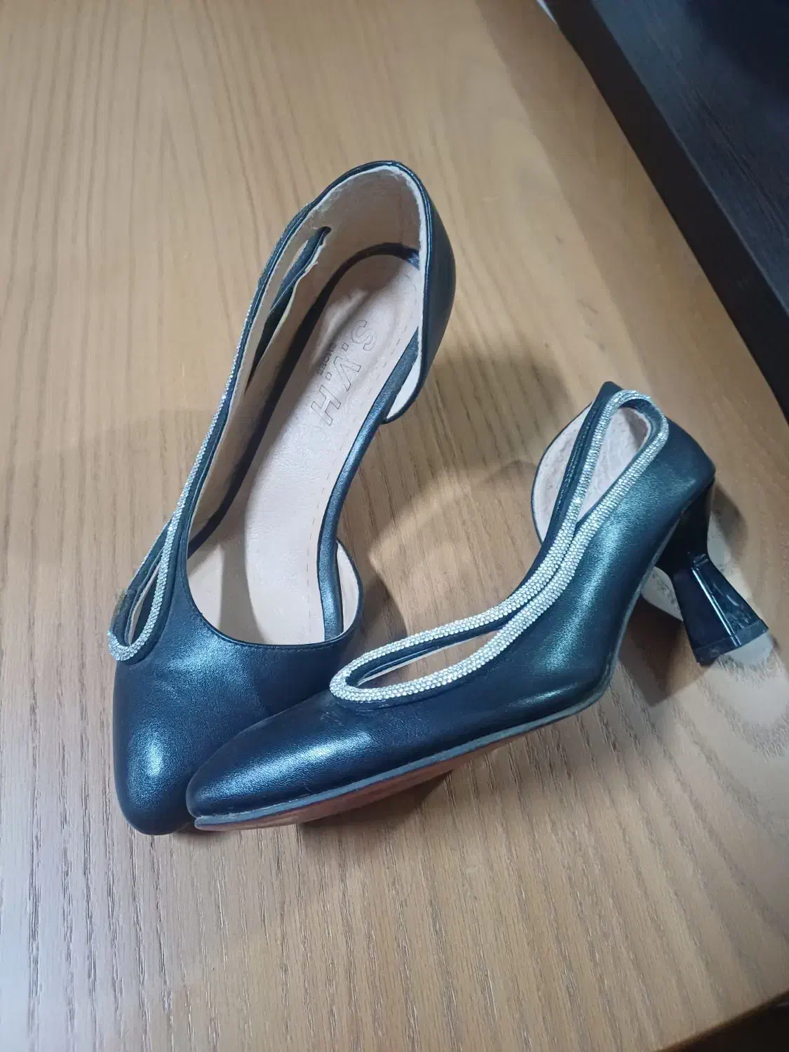 کفش|کیف، کفش، کمربند|تربت جام, پاسداران|دیوار