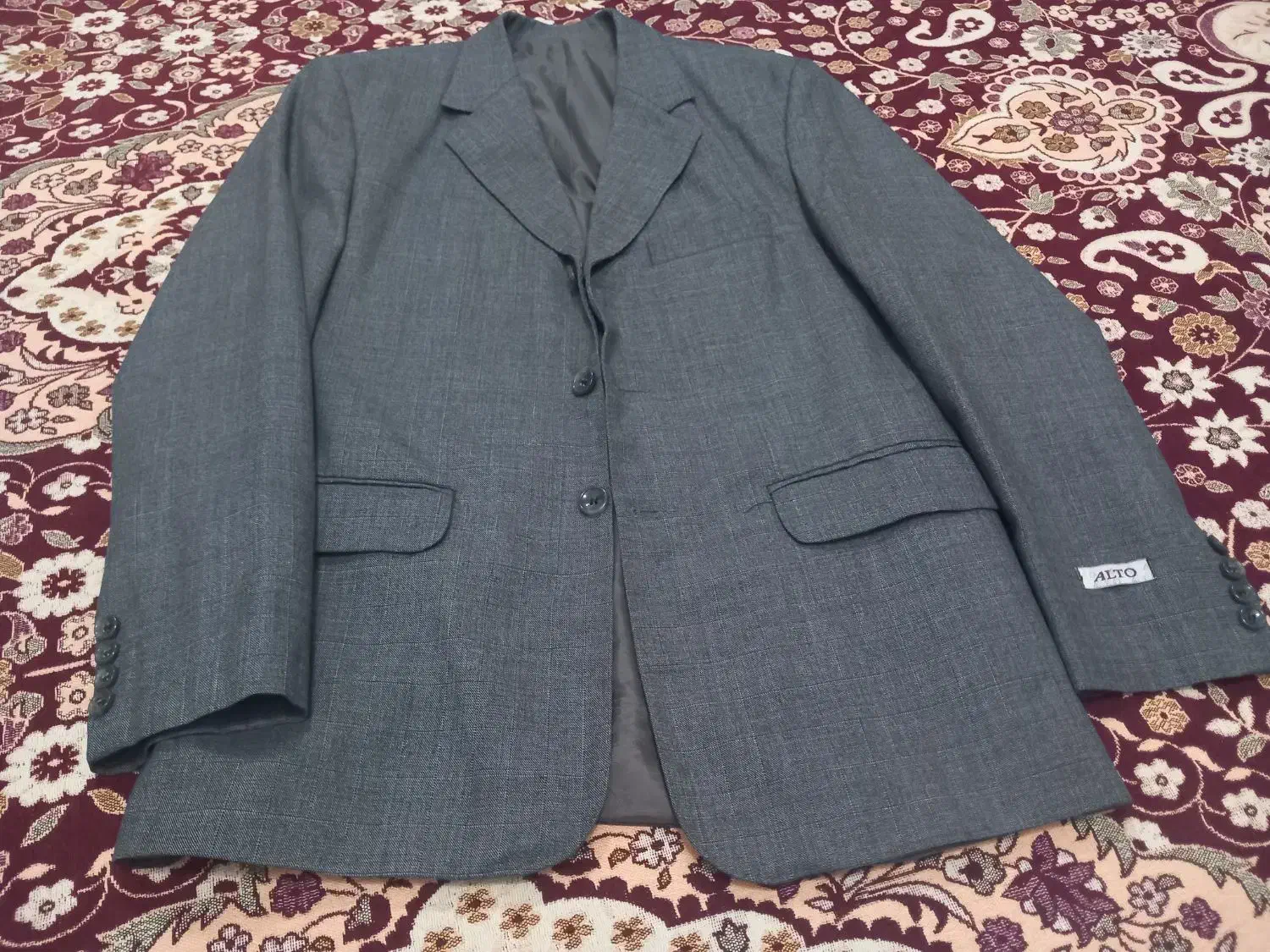 کت تک نو نو نو|لباس|آستانه اشرفیه, |دیوار