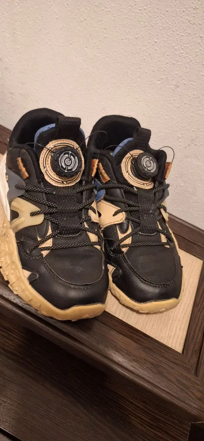 کتونی کاملا سالم|کفش و لباس بچه|رشت, رودباری|دیوار