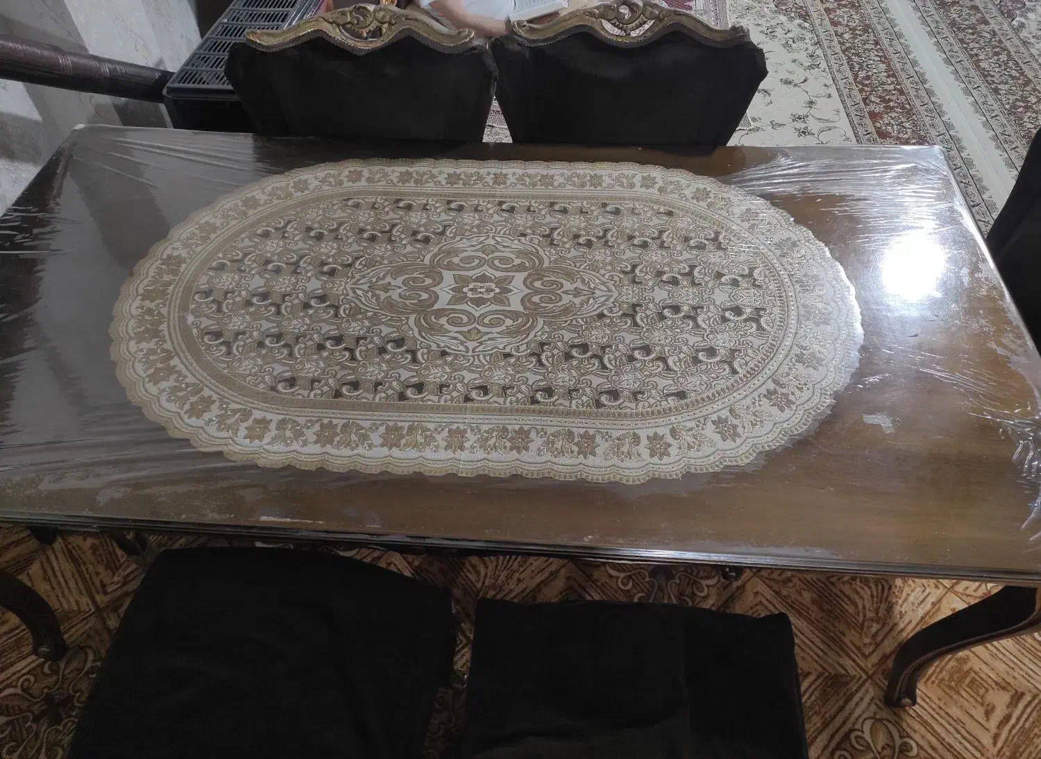 میز ناهار خوری شش نفره با دو تا صندلی میزبان|میز و صندلی غذاخوری|شیروان (خراسان), |دیوار