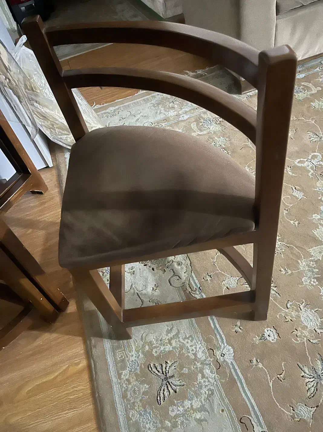 میز ناهار خوری ۴ نفره دایره صندلی کم جا|میز و صندلی غذاخوری|تهران, فدک|دیوار