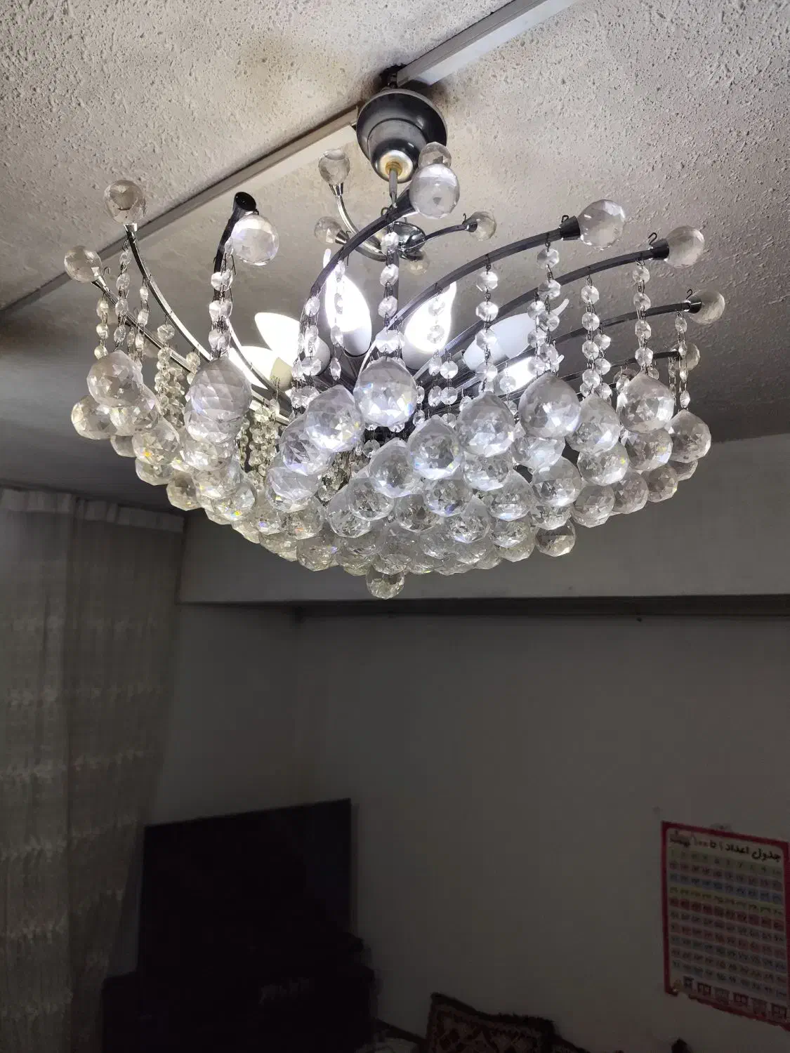 لوستر|لوستر و چراغ آویز|شیراز, گلدشت معالیآباد|دیوار