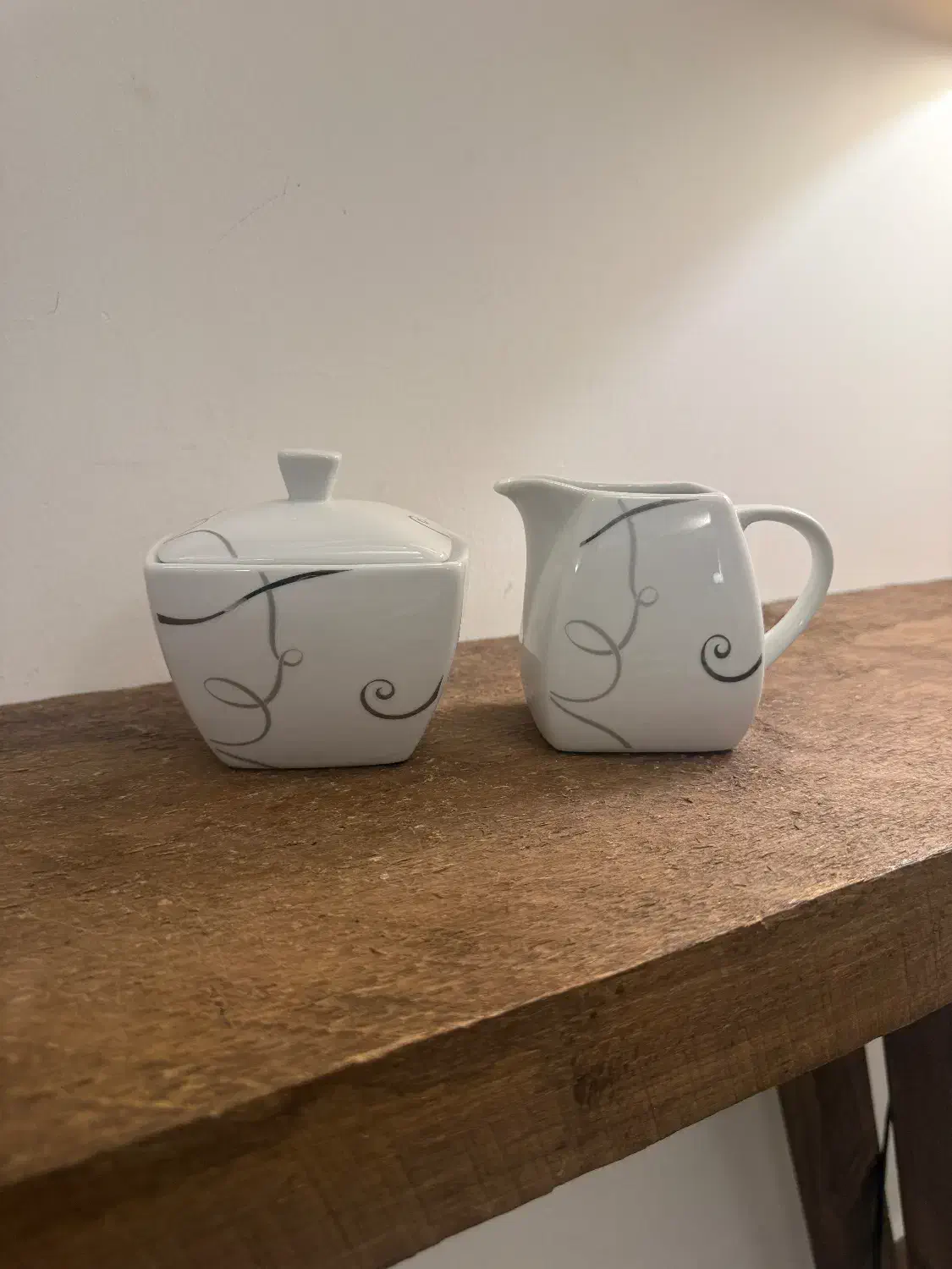 سرویس چای خوری چینی (قوری،قندان،جا شکری)|ظروف سرو و پذیرایی|بابل, |دیوار