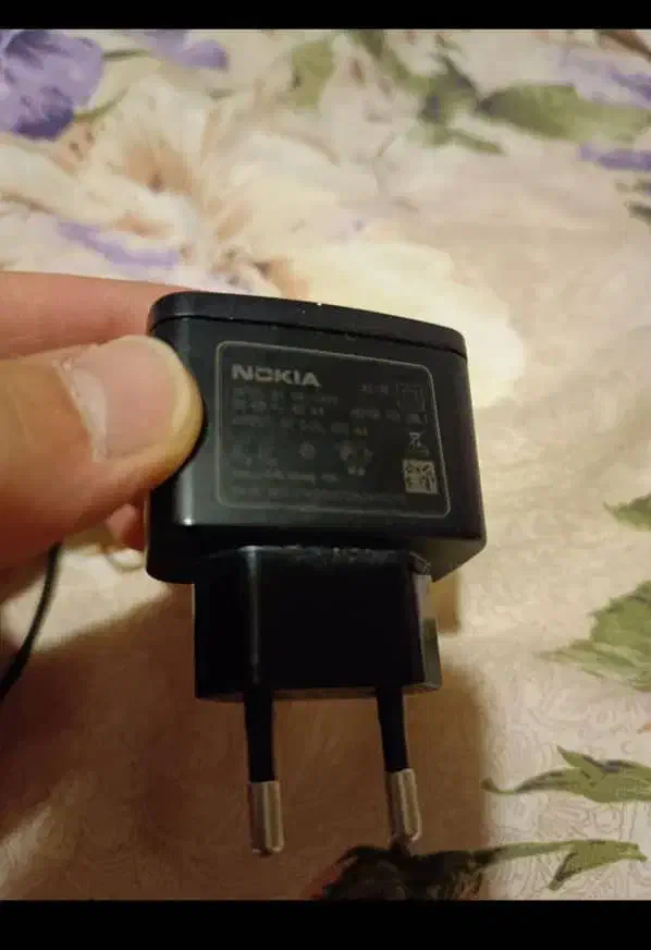 شارژر موبایل نوکیا اصل فابریک سوزنی|لوازم جانبی موبایل و تبلت|تهران, آجودانیه|دیوار