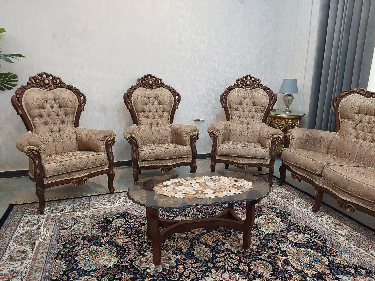 مبلمان ۹نفره سلطنتی درحد نو|مبلمان خانگی و میز عسلی|دوگنبدان, |دیوار