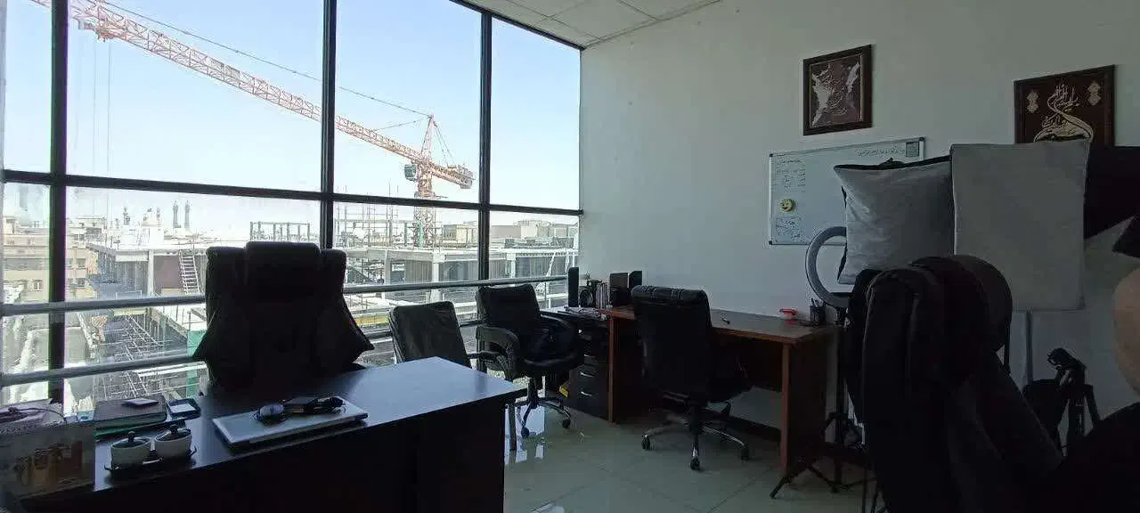 اجاره واحد اداری و تجاری با ویو حرم کریمه اهل بیت|اجارهٔ دفتر کار، اتاق اداری، مطب|قم, صفائیه|دیوار